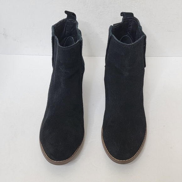 Calvin Klein Lena Boots Black Suede Leather Short Ankle Booties Size 9.5 - Picture 2 of 10